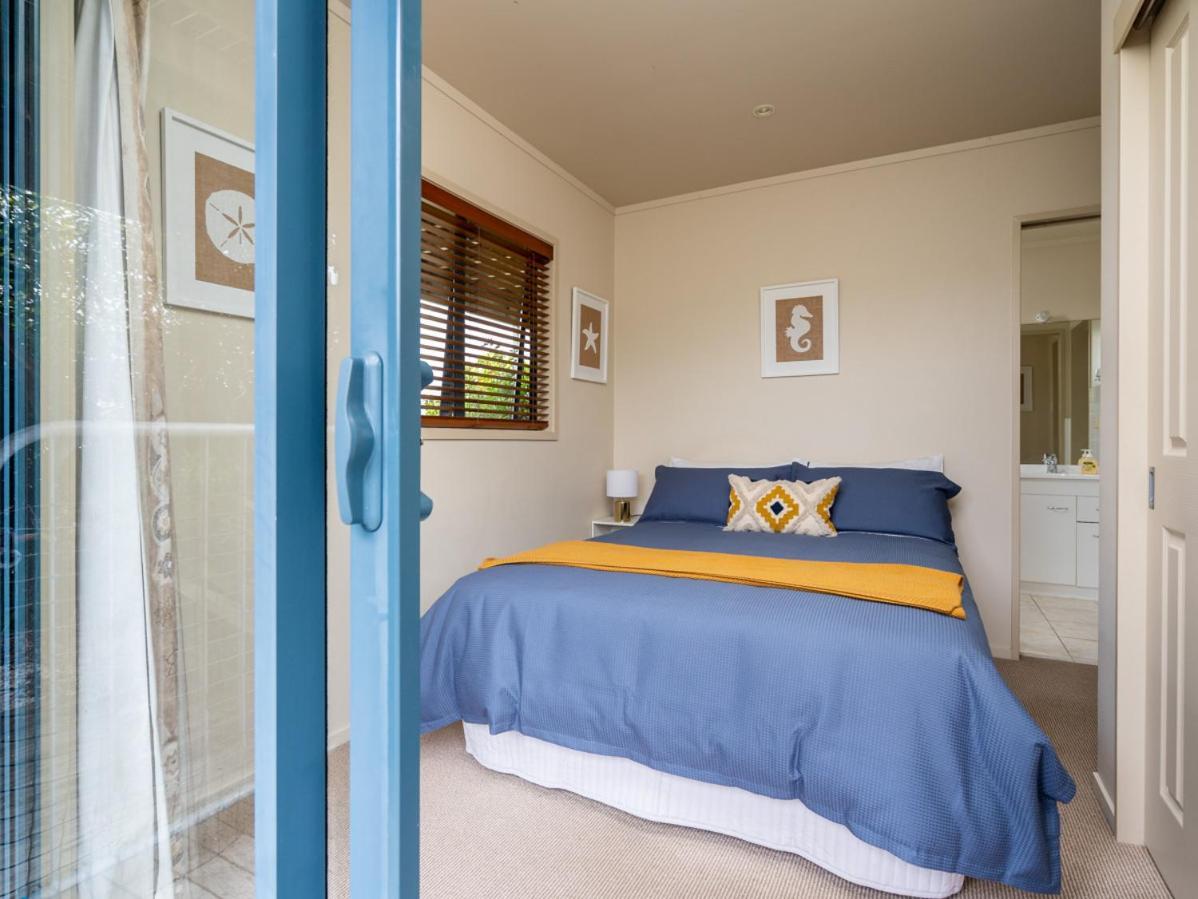 Oceans 8 - Mangawhai Heads Holiday Home Eksteriør billede