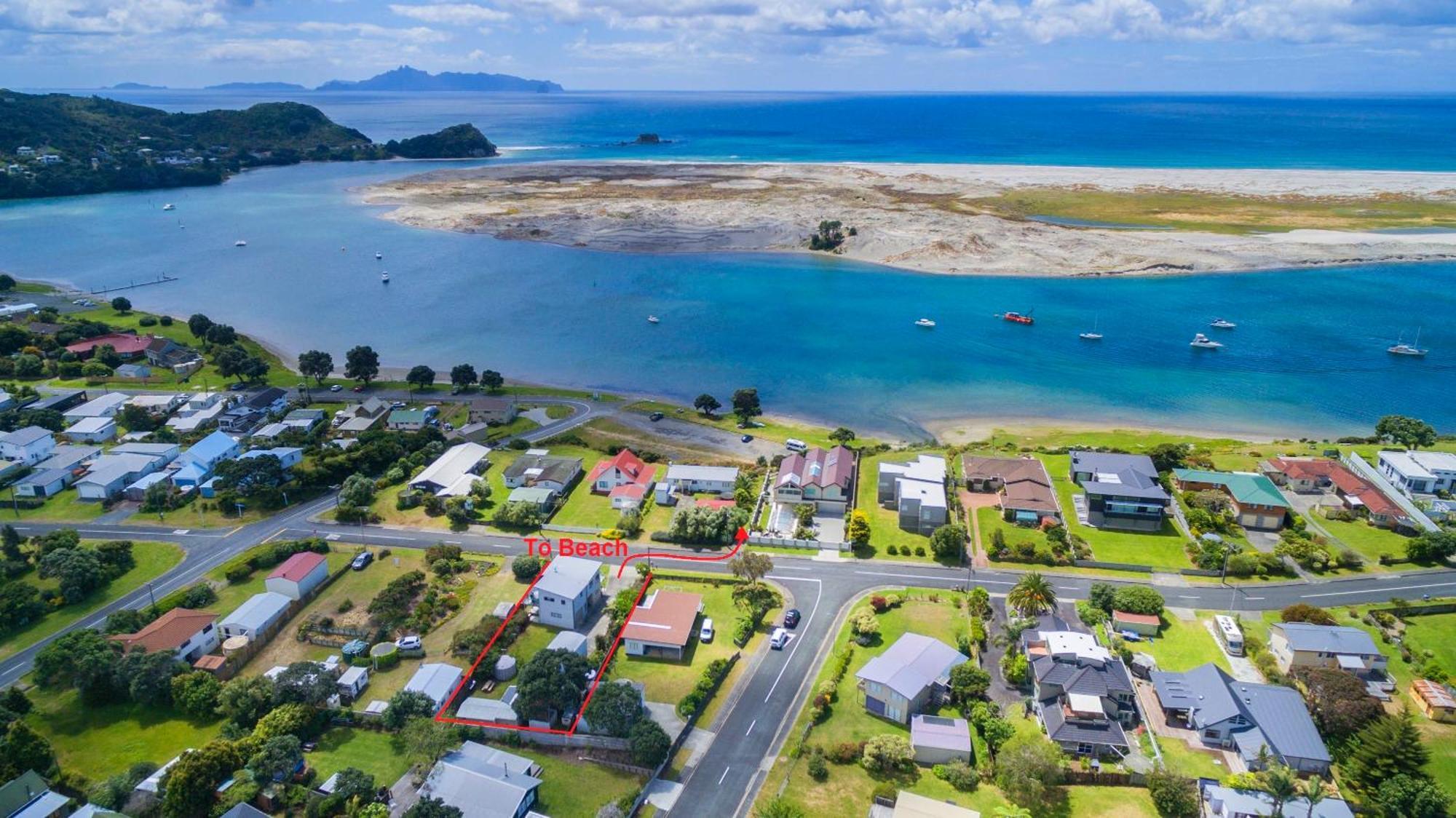 Oceans 8 - Mangawhai Heads Holiday Home Eksteriør billede